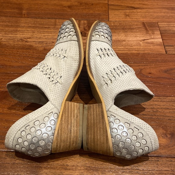 Rebels shoes ladies size 7.5 ! - Picture 4 of 12